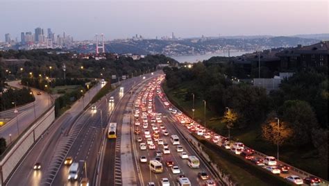 İ­s­t­a­n­b­u­l­ ­t­r­a­f­i­ğ­i­n­d­e­ ­s­o­n­ ­d­u­r­u­m­